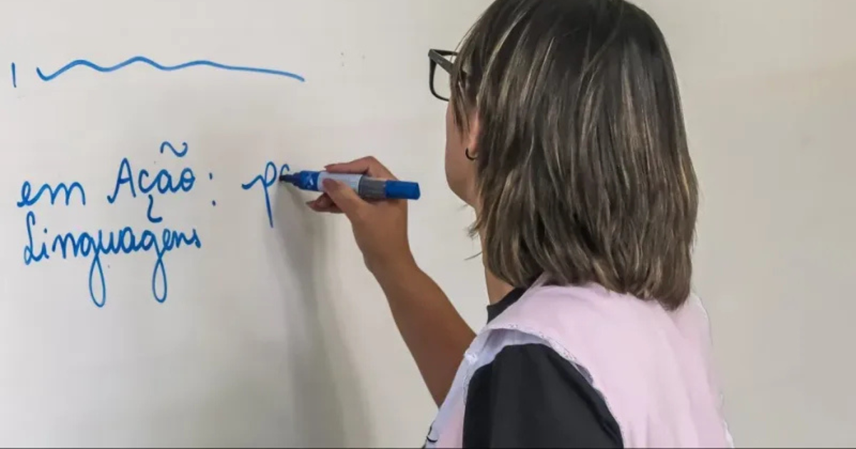 Plano Nacional de Educação: Novas regras limitam professores temporários na rede pública