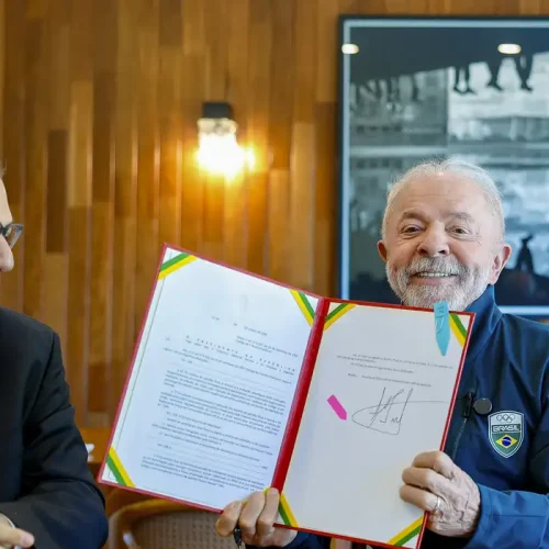 Lula sanciona lei que garante renovação automática da CNH