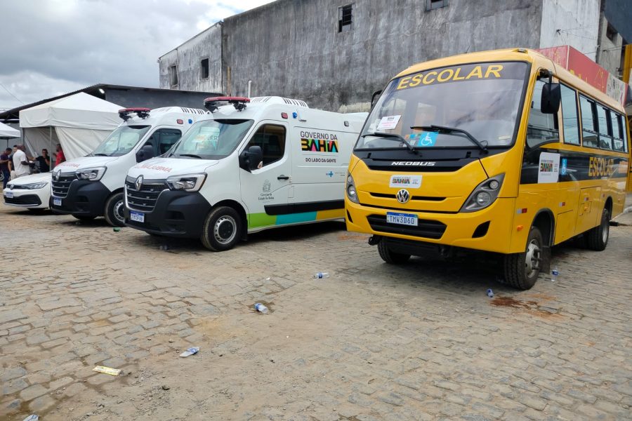 CHEGA DE DESCASO EM UBATÃ:Patrimônio Público Não Pode Virar  Sucata, População Cobra Cuidado com Novos Veículos