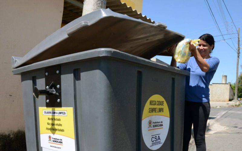 MORADORES PEDEM CAIXA COLETORA DE LIXO,EM TORNO DO MERCADO MUNICIPAL DE UBATÃ RECÉM INAUGURADO