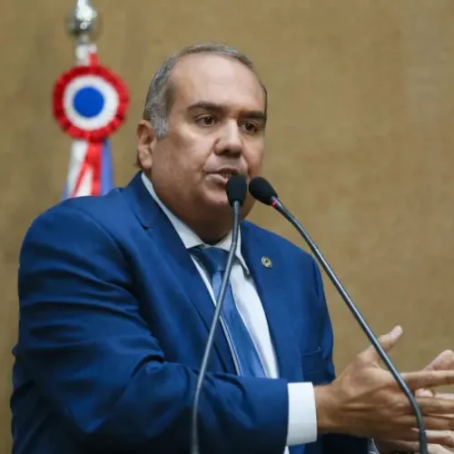 Deputado critica suspensão de serviços públicos para mobilizar servidores do interior a ato político de Jerônimo em Jequié