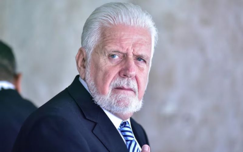 Polícia Federal intima Jaques Wagner para depor em investigação sobre supostas vantagens ligadas ao Banco Master