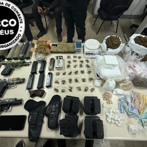A POLICIA EM AÇÃO:Força-tarefa cumpre 29 mandados contra grupo investigado por tráfico e homicídios em Maraú e região