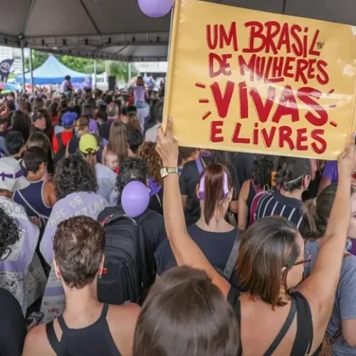 Filhos de vítima de feminicídio terão direito à pensão do INSS