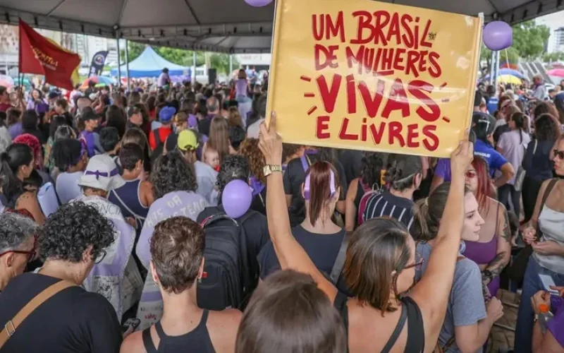 Filhos de vítima de feminicídio terão direito à pensão do INSS