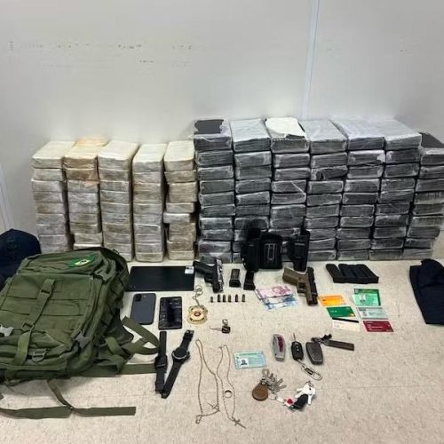 Policial militar e estudante de direito são presos com mais de 100 kg de drogas na Bahia