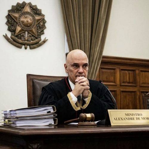 I.A. diz que Moraes cometeu 11 crimes além de Improbidade Administrativa.