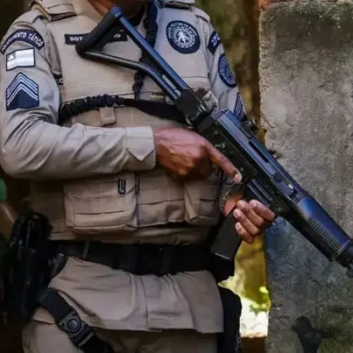 Suspeito morre e outro fica ferido após confronto com a Polícia Militar em Aurelino Leal