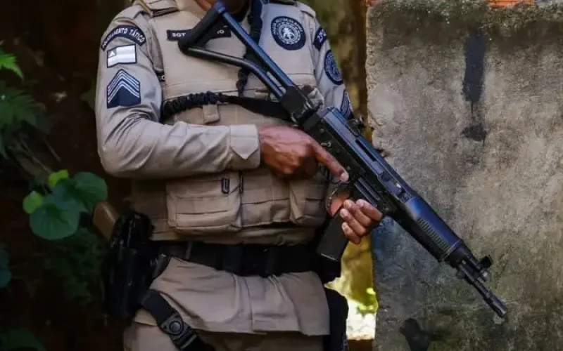 Suspeito morre e outro fica ferido após confronto com a Polícia Militar em Aurelino Leal