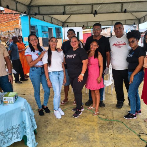 Feira de Saúde atende dezenas de pessoas na Praça do Trabalhador em Ubatã