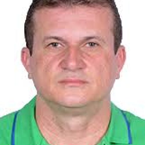TEATRO DA CÂMARA: SURPRESA DE ZERO PESSOAS DÁ A JULIANO SILVA A CADEIRA QUENTE DE UBATÃ!
