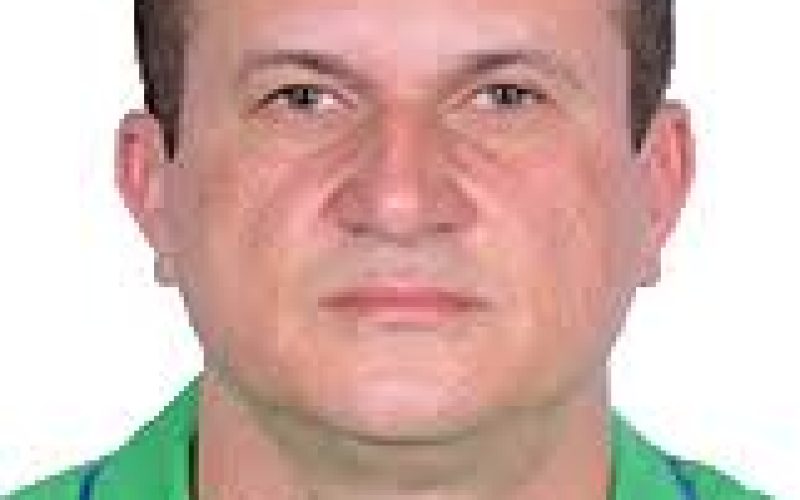 TEATRO DA CÂMARA: SURPRESA DE ZERO PESSOAS DÁ A JULIANO SILVA A CADEIRA QUENTE DE UBATÃ!