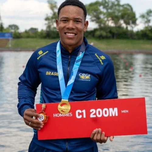 ORGULHO DE UBATÃ! Gabriel Nascimento conquista ouro na Copa do Mundo de Canoagem no Canadá e coloca o Brasil no topo do pódio