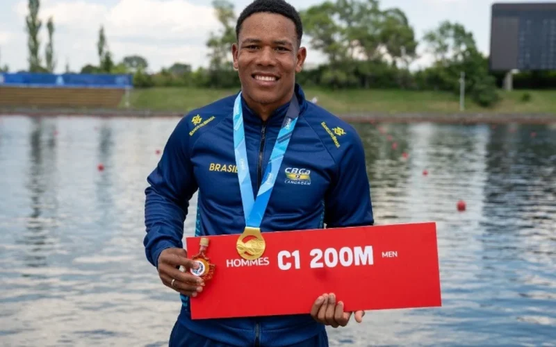 ORGULHO DE UBATÃ! Gabriel Nascimento conquista ouro na Copa do Mundo de Canoagem no Canadá e coloca o Brasil no topo do pódio