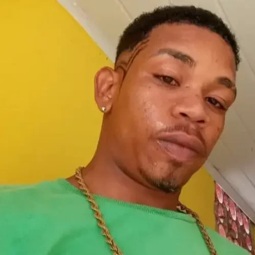 CRUELDADE! Jovem de Ubaitaba é morto a tiros e golpeado com facão em Ibiaçu