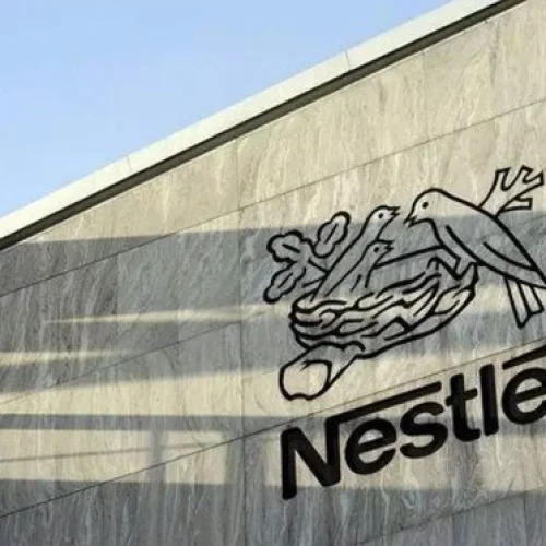 Nestlé anuncia demissão de 16 mil funcionários e vai encerrar produção em fábricas
