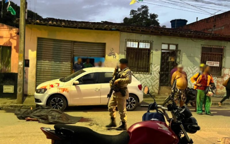 Homem é morto a tiros na rua do Honório , em Ipiaú