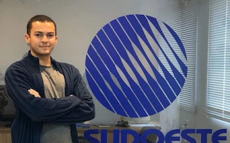 Ubatense Andremax Ribeiro assume como novo repórter da TV Sudoeste em Jequié