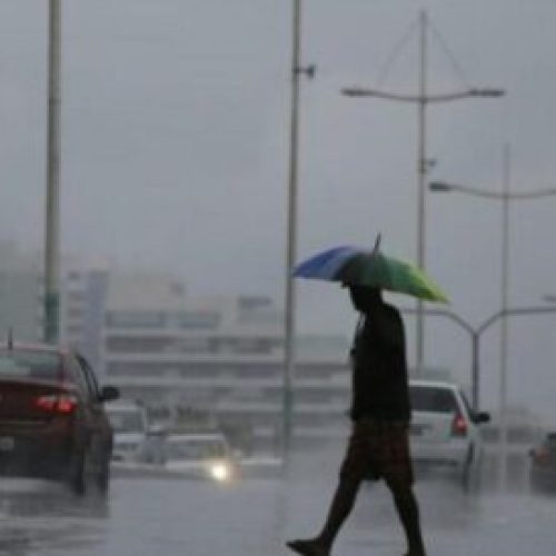 Bahia entra em alerta de tempestade com previsão de vendaval e granizo