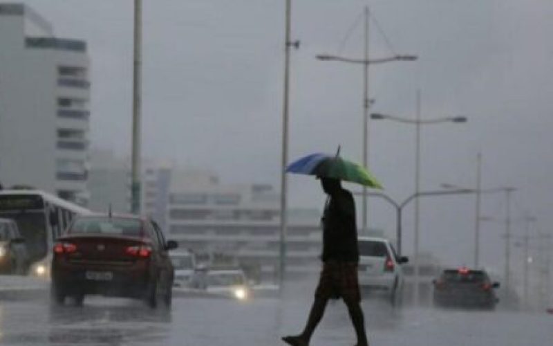 Bahia entra em alerta de tempestade com previsão de vendaval e granizo