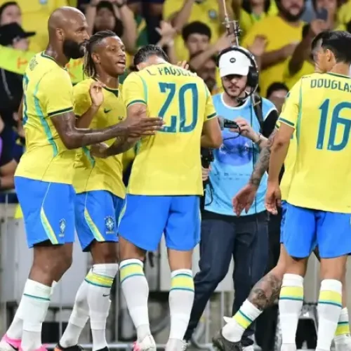 Servidores federais terão expediente até as 11h na segunda-feira por causa do jogo do Brasil na Copa do Mundo
