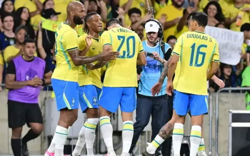 Servidores federais terão expediente até as 11h na segunda-feira por causa do jogo do Brasil na Copa do Mundo