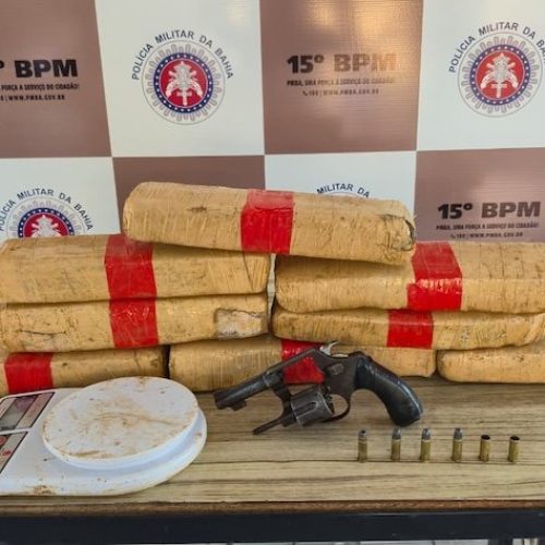PM apreende 8 kg de maconha e revólver durante operação em área de mata em Itabuna
