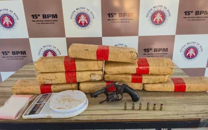 PM apreende 8 kg de maconha e revólver durante operação em área de mata em Itabuna