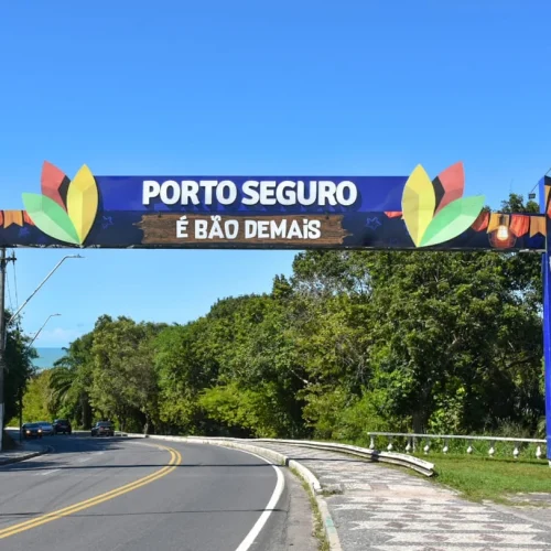 Porto Seguro começa a cobrar taxa para veículos; valores chegam a R$ 90 por dia