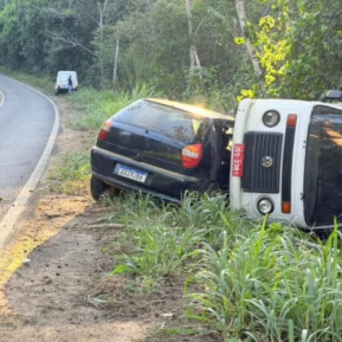 Colisão na BR-330 envolve dois veículos próximo à Usina do Funil