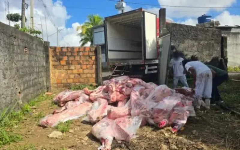 Bahia: Trabalhadores são resgatados após serem mantidos reféns em baú de caminhão roubado