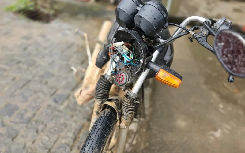 Colisão entre Fiat Pulse e motocicleta deixa duas pessoas feridas em Ubatã