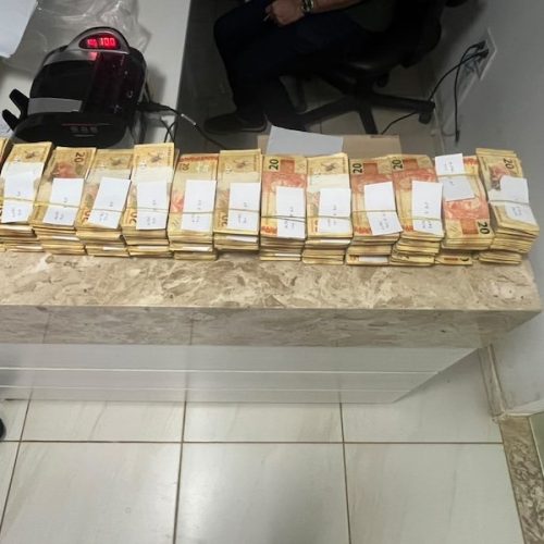 Mais de R$ 1,3 milhão em dinheiro é apreendido durante abordagem na BA-026, no sudoeste da Bahia